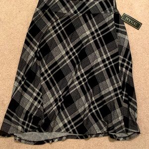 NYCC (never worn) Plaid pencil skirt